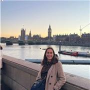 Profesora polivalente imparte clases desde infantil hasta nivel de grado en económicas